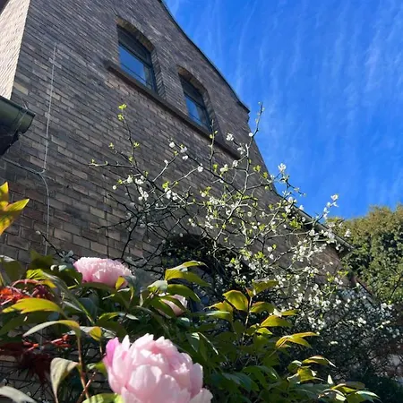 22 - Atelier-gastehaus Villa *